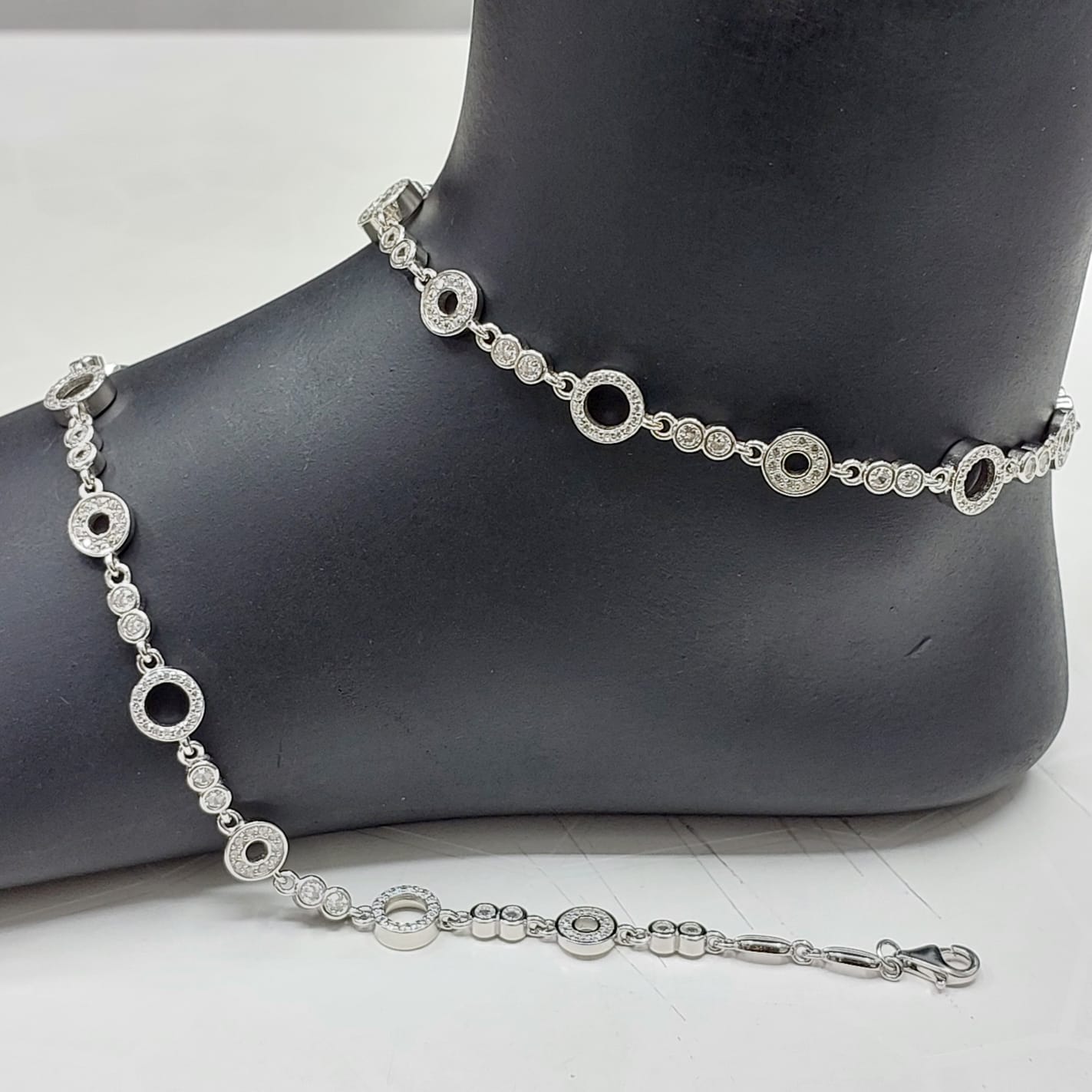 Embracing Tradition with a Modern Twist: Anklets that Speak to the Heart