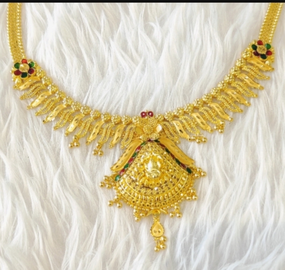 The Radiance of Tradition: How a 20-Gram Necklace can Transform Your Celebrations