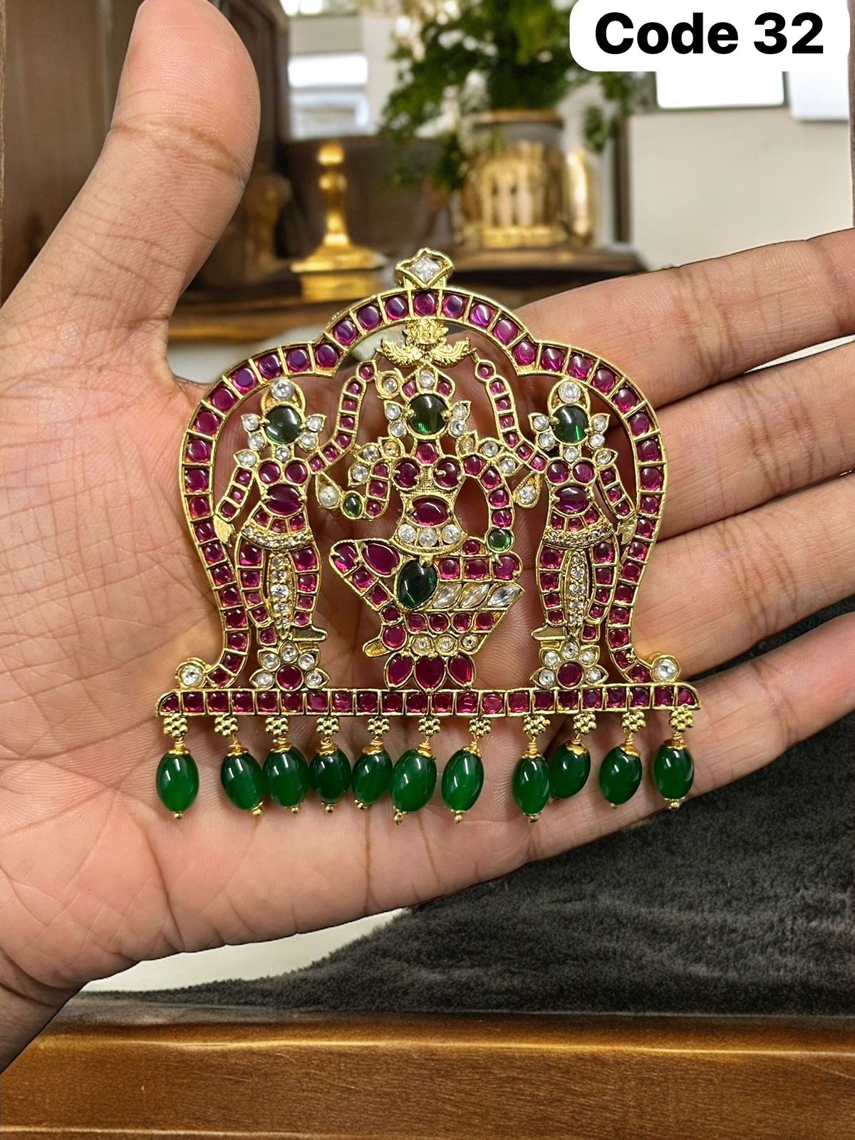 Discover the Enchantment of the Panchaloha Kundan Pendant: A Game-Changer for Jewelry Enthusiasts