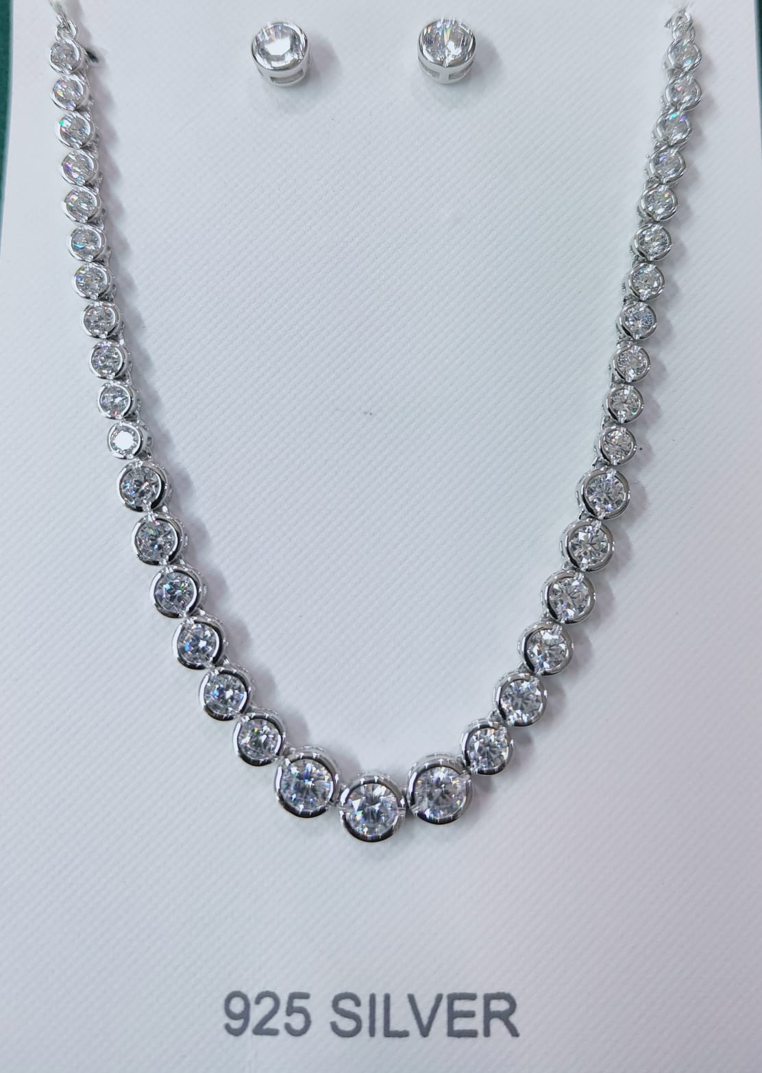 A Timeless Sparkle: Embracing Elegance with the 925 Sterling Silver Solitaire Necklace
