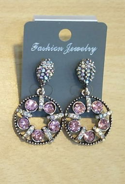 Embracing Elegance: How Rose Gold Earrings Transform Anita’s Wardrobe