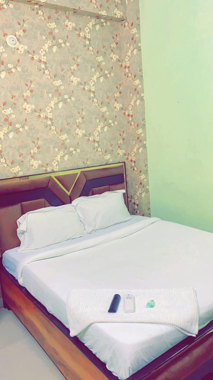 Discover Comfort and Luxury: The Perfect Stay at The Marvel Café and Restaurant’s AC Rooms