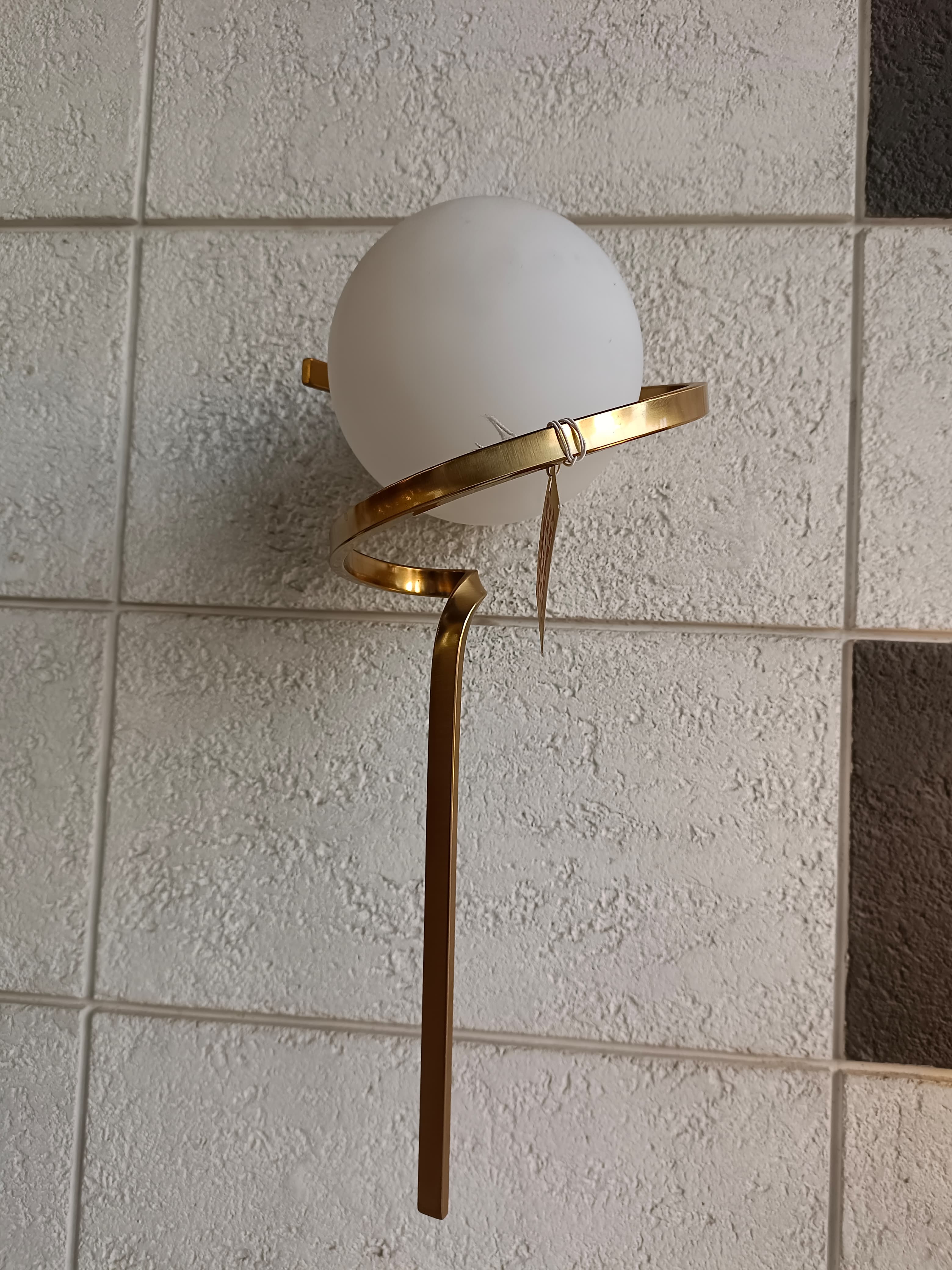 Illuminate Your Space with Classic Elegance: The Perfect Wall Lamp for Every Indian Home