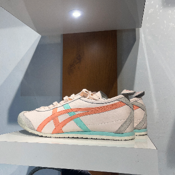 Step into Style: Meet Sneaker Hub's Perfect Client