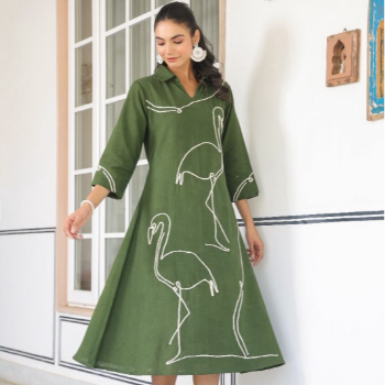 Embrace Elegance with Jaipuria Sarees: The Perfect Middy for Every Woman