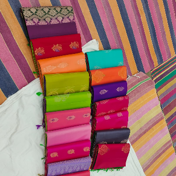 SRI LAKSHMI VENKATESHWARA SILKS - Embrace Elegance: How Semi Uppada Sarees Solve Modern Fashion Dilemmas in Secunderabad