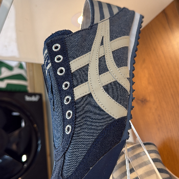 SNEAKER HUB - Step Up Your Style Game: The Perfect Sneakers for the Modern Indian Professional in Bathinda