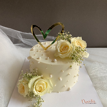 NANTE - From Celebrations to Creations: How All White Pearl Cake Solves Your Baking Woes in Delhi
