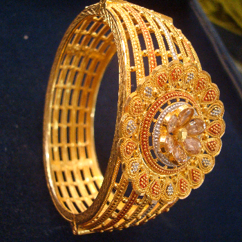The Golden Bond: How a Kada Transformed Meera’s Story