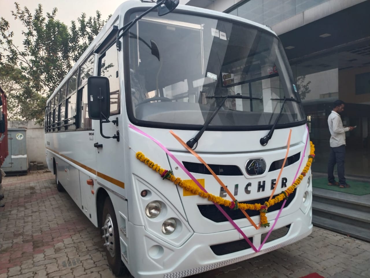 SAWAJI TOURS AND TRAVELS - Journey of Comfort: Transforming Travel with the 2-Seater Bus in Hingoli