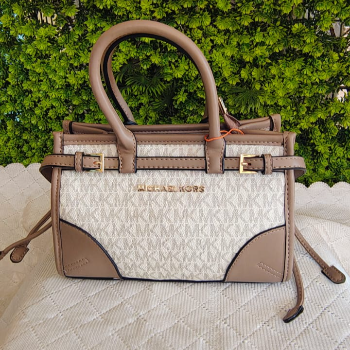 K K APEX GLOBAL - Elegance Meets Functionality: The Michael Kors Handbag Experience in Delhi