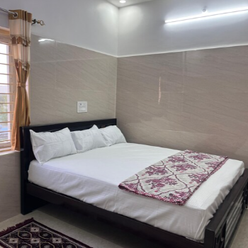 HEMADRI NAIDU CHALLAGUNDLA - Experience Comfort and Charm: The Perfect Stay for Travelers in Deluxe Non-AC Rooms in Chittoor