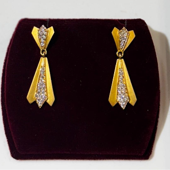 The Perfect Blend of Elegance and Tradition: Discover the Double Tie Earrings