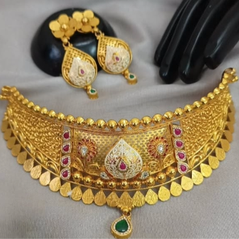 Discover the Elegance: Transforming Lives with a Gold-Plated Choker Set
