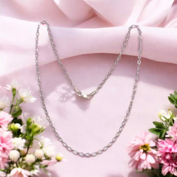 The Perfect Gift: Silver Chains for Kids That Shine Brighter Than Stars