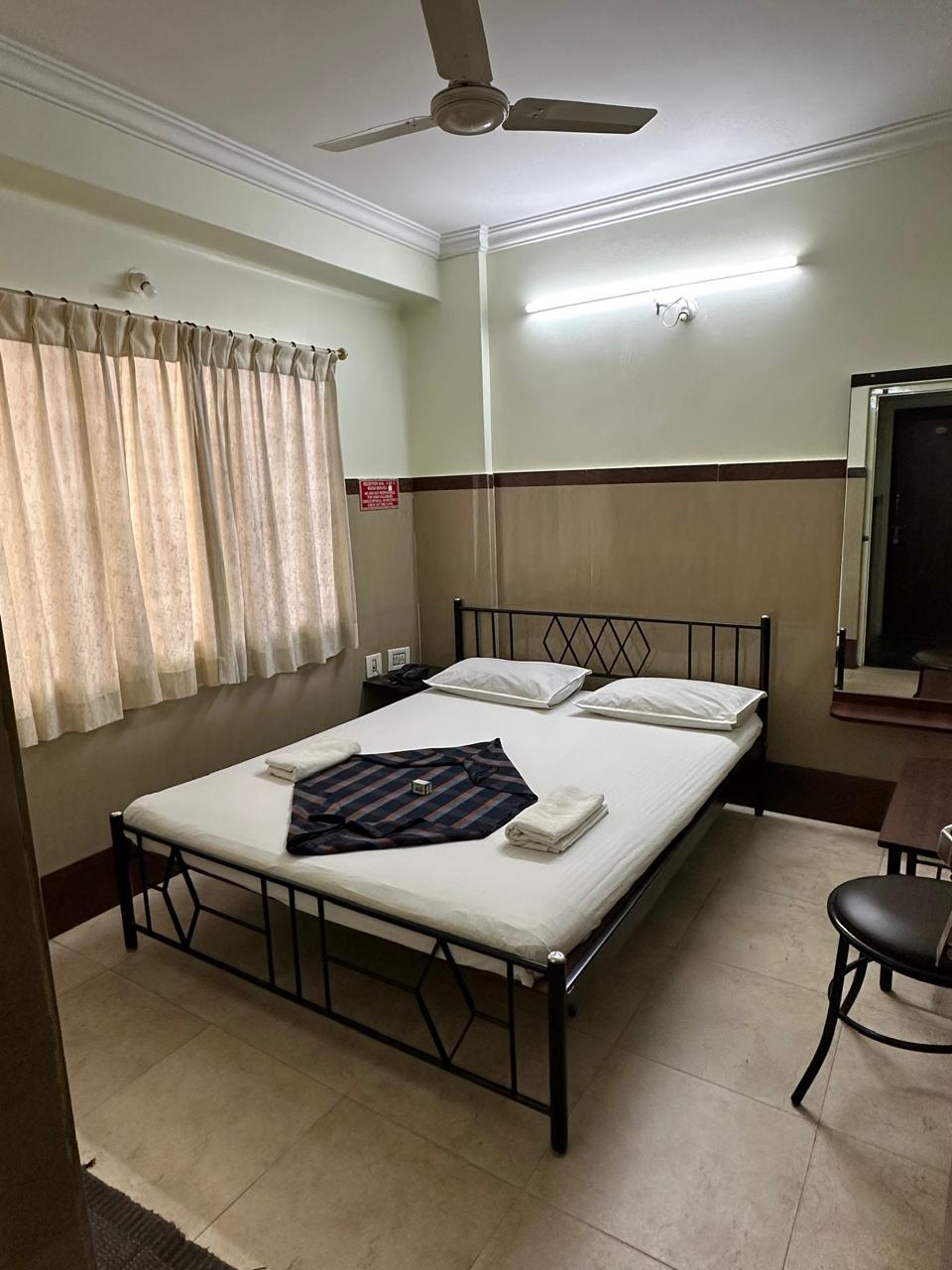 Exploring the Advantages of the Single Bed Room at Mayur Paradise