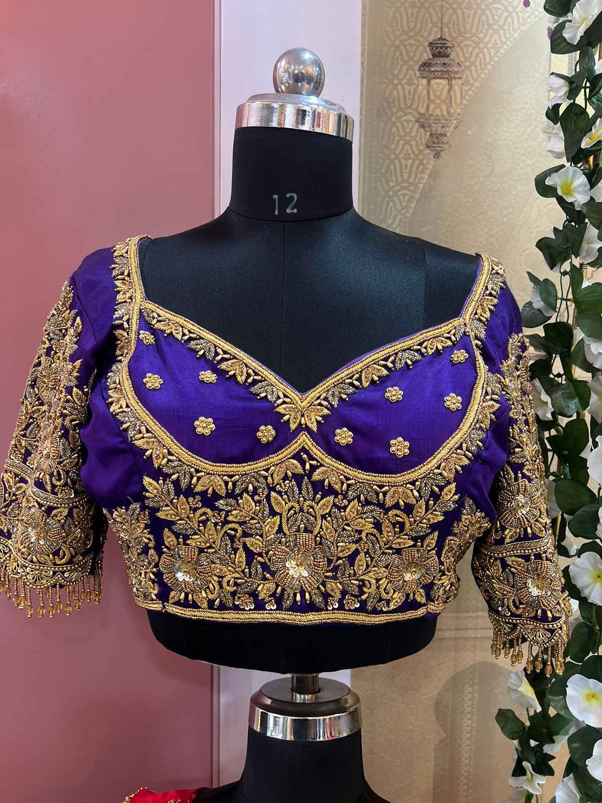 Renting Embroidered Blouses: A Stylish and Economical Fashion Choice