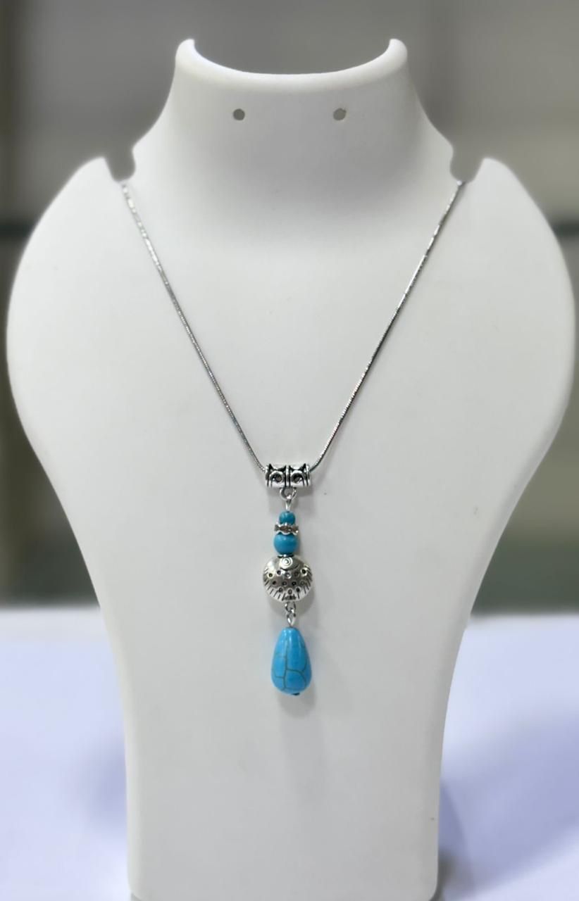 Discover the Perfect Neck Piece to Elevate Your Style and Confidence