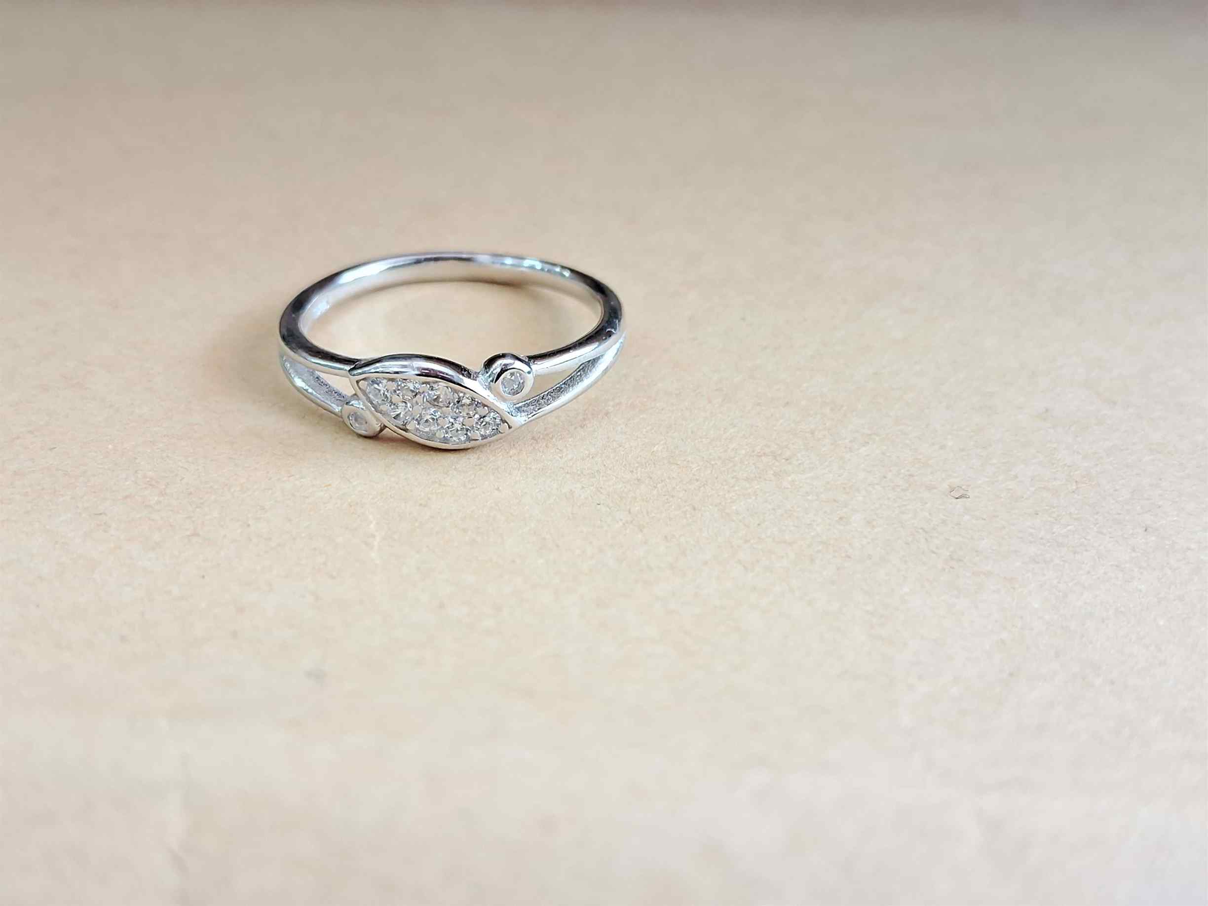 A Timeless Touch of Elegance: Discover the Perfect Silver Band Ring