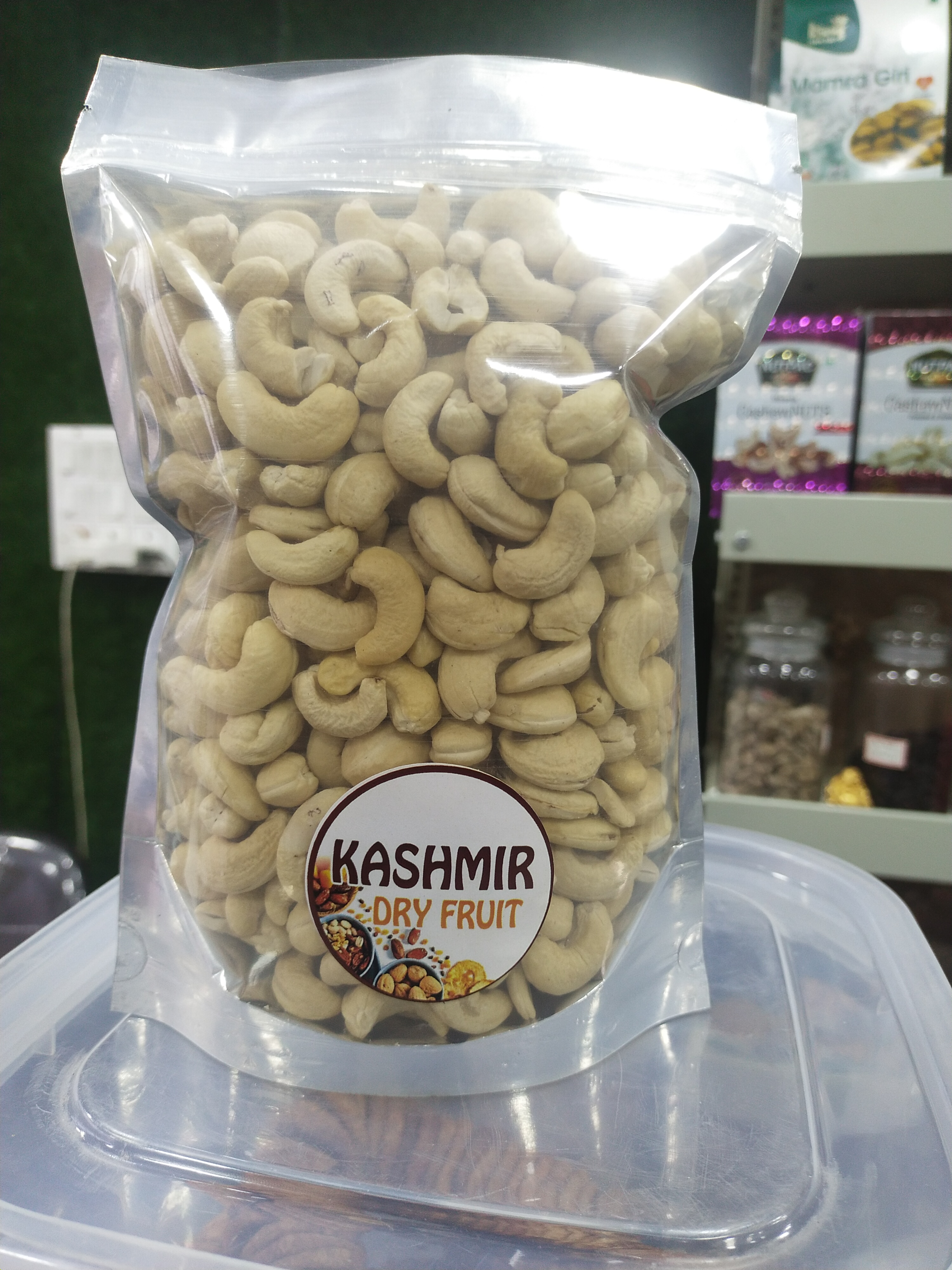 Kashmir Dry Fruit - Discover the Secret to Healthier Snacking: The Tale of Kashmiri Cashews in Bhopal