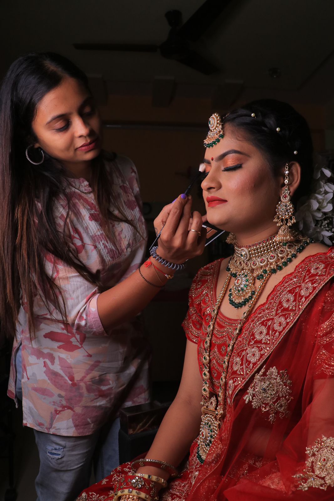 Transform Your Look and Confidence with Fame Makeovers: A Journey to Self-Discovery
