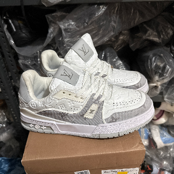 SNEAKER HUB - Gallery in Bathinda