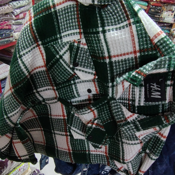 VISHWA FASHION AND TRADERS - Checked Double Pocket Shirt with Tich Buttons in Kushinagar