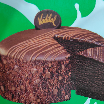 Delicious Vadilal Icecream Cake Gourmet Celebration Dessert with rich layers of ice cream and cake in New Delhi