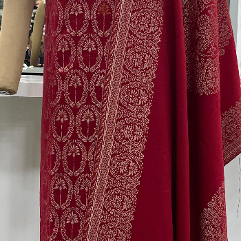 Luxurious woollen kani shawls displayed at TANEJA CLOTH HOUSE in Barwala - Image 2
