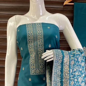 Luxurious Pashmina shawl displayed in Barwala, showcasing elegance and warmth. - Image 2