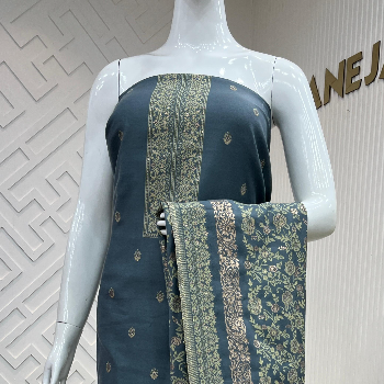 Luxurious Pashmina shawl displayed in Barwala, showcasing elegance and warmth. - Image 3