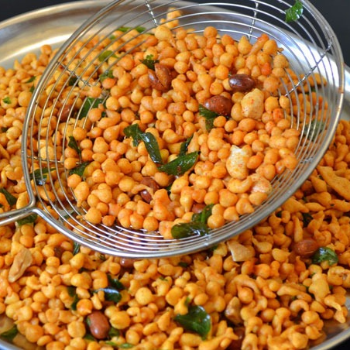 Crispy Mixed Michar snack mix featuring peanuts and cashews, available in Madurai. - Image 1