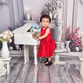 Kids enjoying a photography session at SHREE SWAMI SAMRTH PHOTO STUDIO in Jalna - Image 1