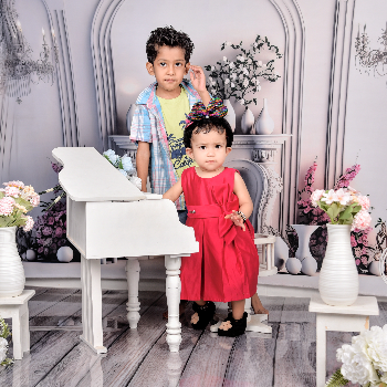 Kids enjoying a photography session at SHREE SWAMI SAMRTH PHOTO STUDIO in Jalna - Image 3