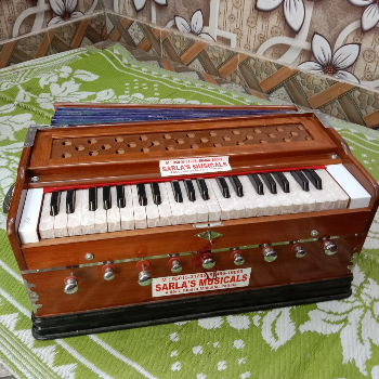 SARLAS MUSICALS - Sarlas Musicals Rosewood Harmonium 3.2 Octave in Patiala