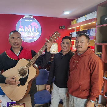 Yamaha Guitar Rich Tone Beginner to Pro Acoustic - Image 1