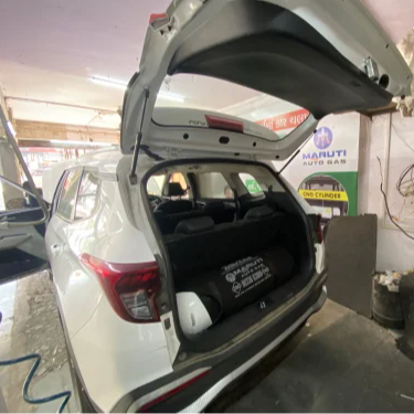 Kia Carens with LOVATO CNG kit installed at M V AUTO GAS in Jamshedpur - Image 4