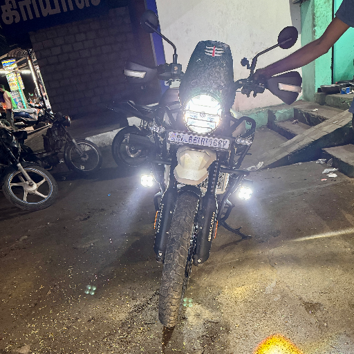4*4 LED FOG LIGHT with bright white illumination, designed for enhanced visibility, available at TN36 FRIENDS AUTO ACCESSORIE - Image 3