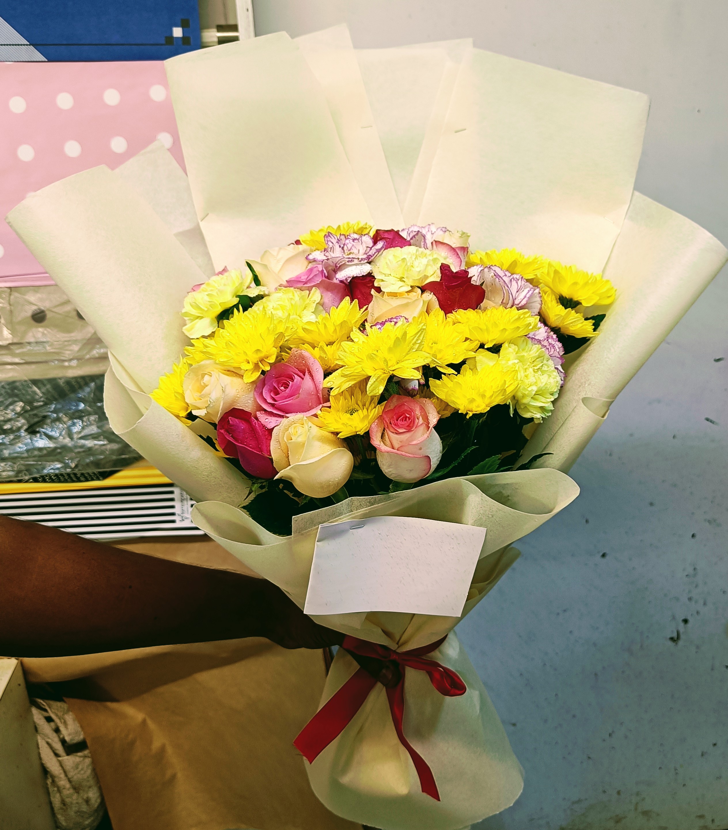  Mixed Flower Bouquet - Elegant Gift Arrangement Zinnia Zahara Pune, Maharashtra 411021, India