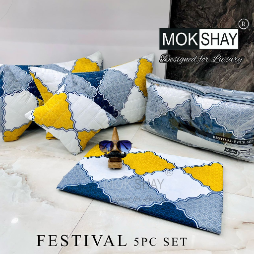 Branded 5 Pcs quilted bedding set in Ghaziabad featuring a king size bedsheet, 2 quilted cushions, and 2 pillow covers, all m - Image 3