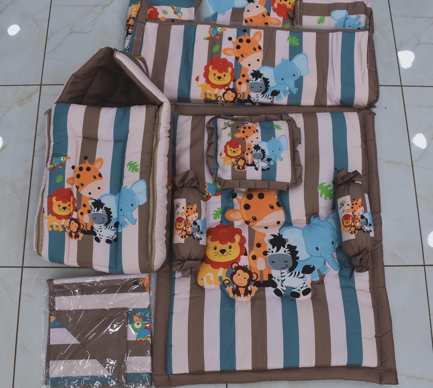BF MALL - Newborn Animal Print 4-Piece Cozy Sleeping Set, GJ