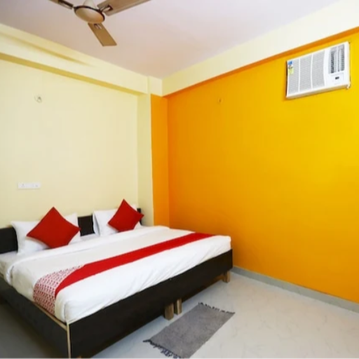 A DIAMOND RESIDENCY GUEST HOUSE - AC Room in Greater Noida in Greater Noida