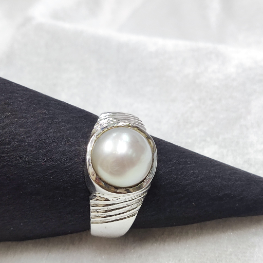 Astrologer Recommended Pearl Silver Ring
