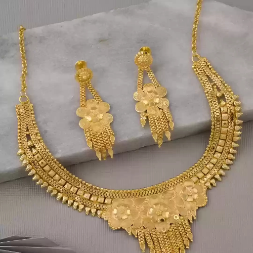 Gold necklace with jhumka in Nagina Bijnor