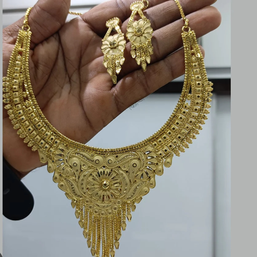Gold necklace design with jhumka in Nagina Bijnor