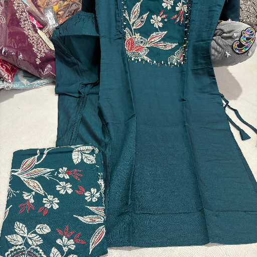 Gurunanak textiles - Stylish Duppata Suit Set for Women in BODWAD