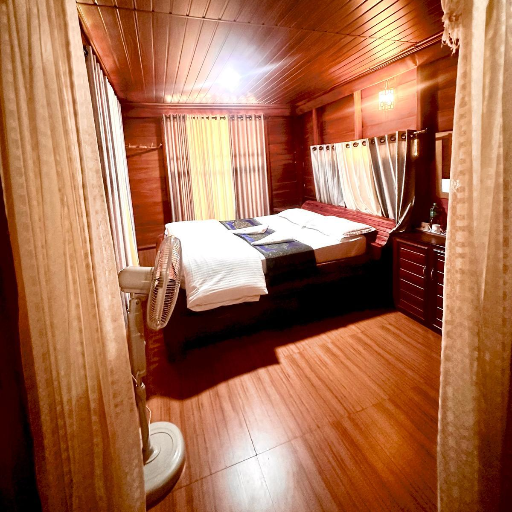 PUGMARKS JUNGLE LODGE - AC Cottage with Breakfast in Wayanad in WAYANAD