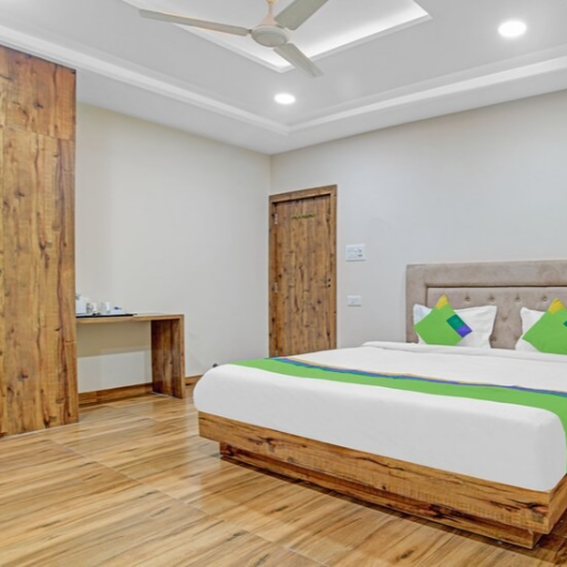 HOTEL NIRVANA ELITE - Premium Room in Indore - HOTEL NIRVANA ELITE in INDORE