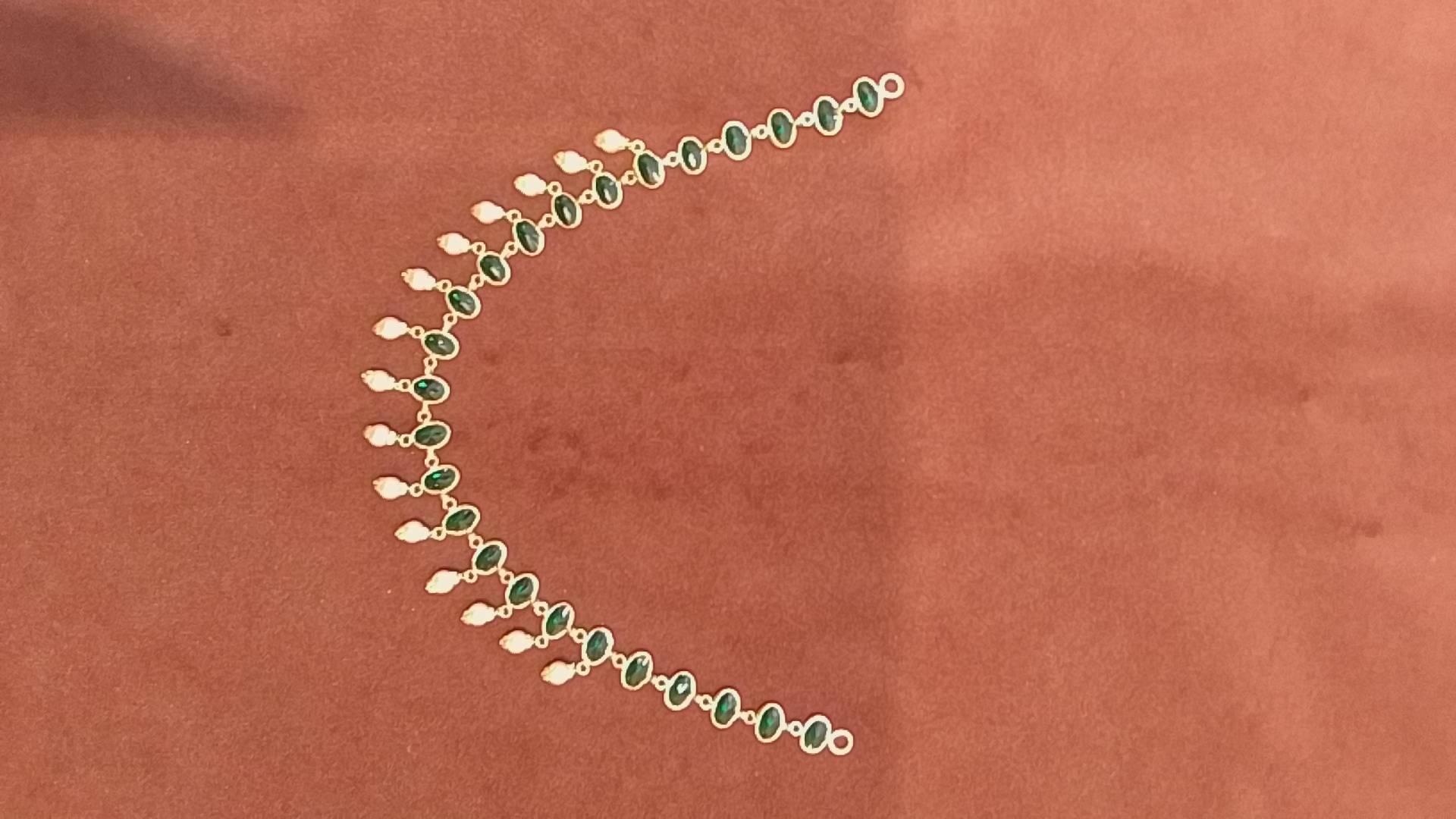 Emrold Stone Necklace in Davanagere