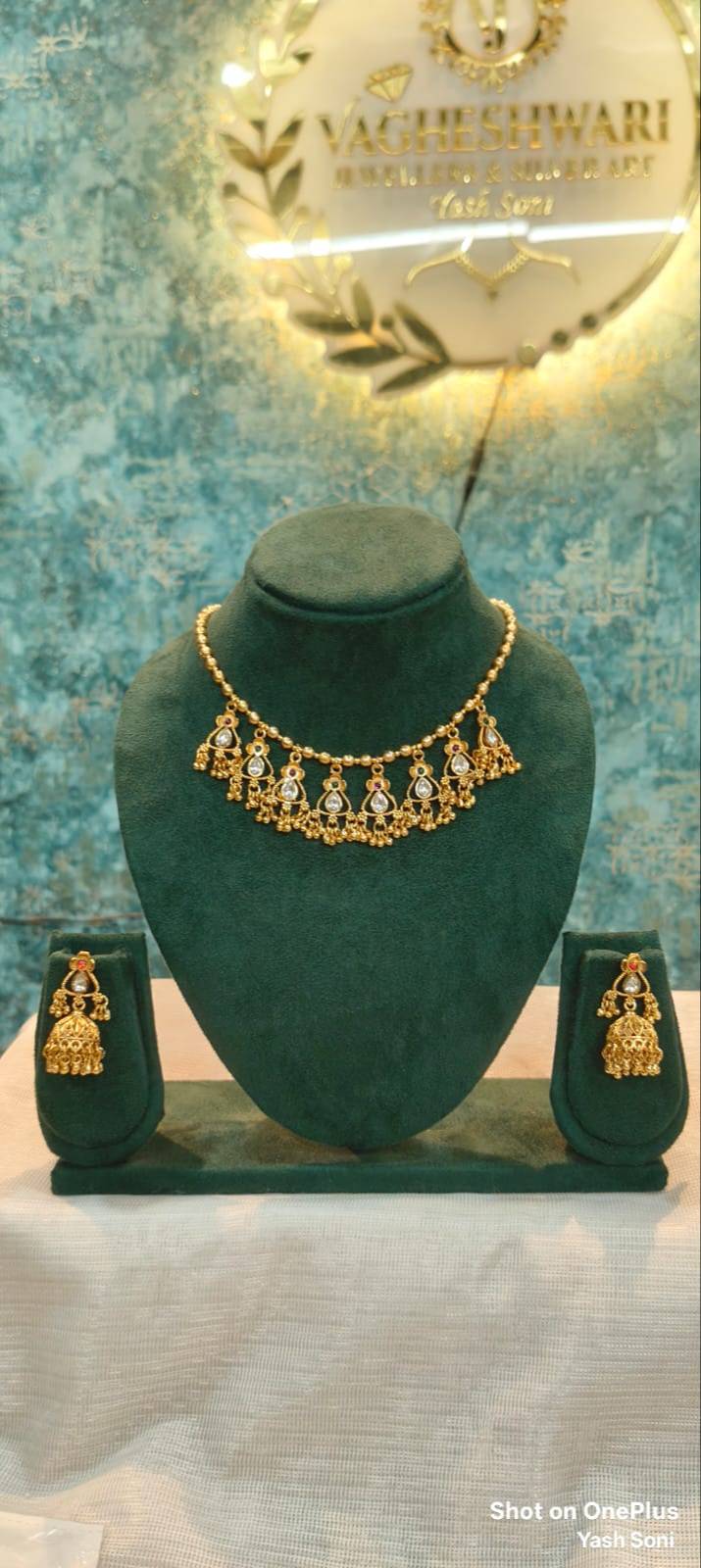 Kundan Necklace Set in Banswara - Elegant Gold-Tone - YASH SONI